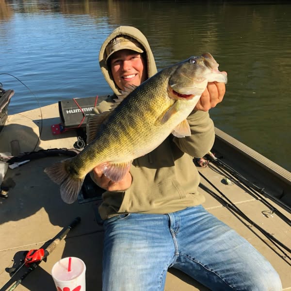 Flint Davis Death & Obituary: Major League Fishing Angler Tragically Dies in Smith Lake Boat Accident